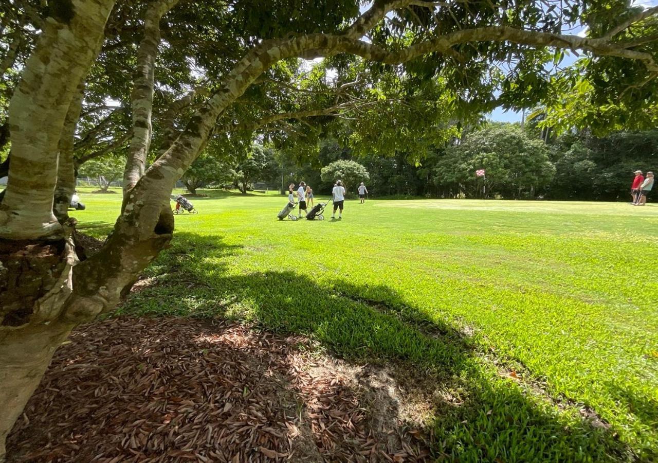 Sunshine Coast Retreat Your Own Private Golf Course Diddillibah Exterior photo